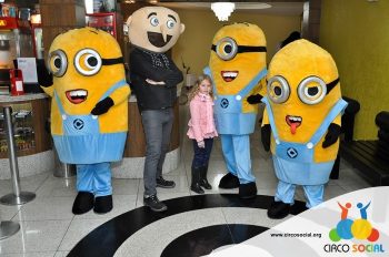 minions-e-gru-no-cineplus-emacite-no-filme-meu-malvado-favorito-3-18