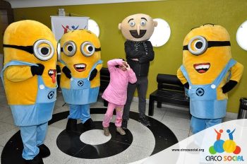 minions-e-gru-no-cineplus-emacite-no-filme-meu-malvado-favorito-3-54