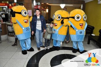 minions-e-gru-no-cineplus-emacite-no-filme-meu-malvado-favorito-3-89