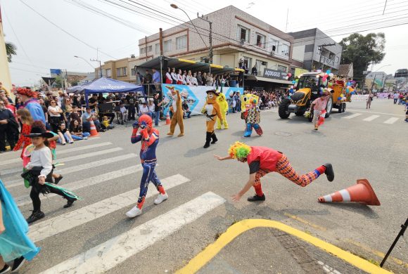 Circo Social no Desfile Cívico de Sete de Setembro 2024 de Rio Negro e Mafra