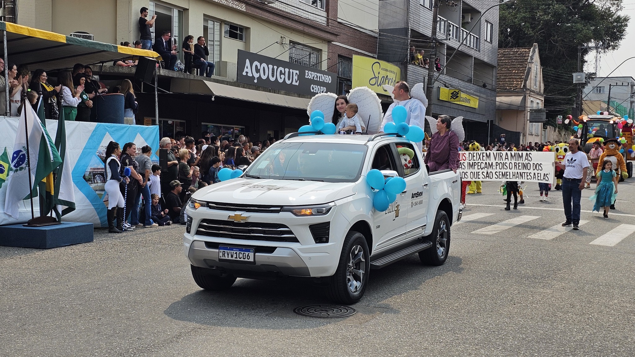 circo-social-no-desfile-civico-2024-16