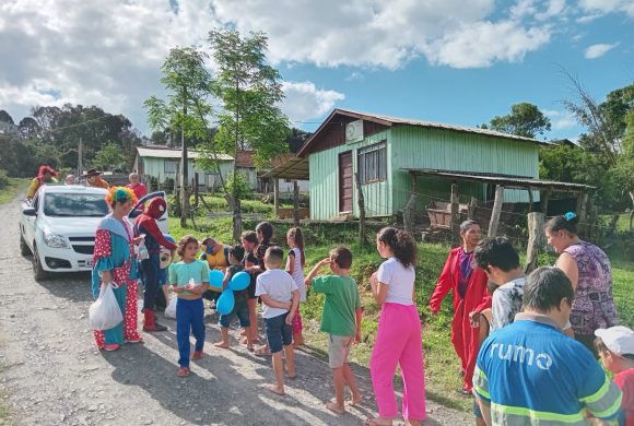 Mais de duas mil crianças foram atendidas pelo Circo Social na campanha Dia das Crianças Solidário